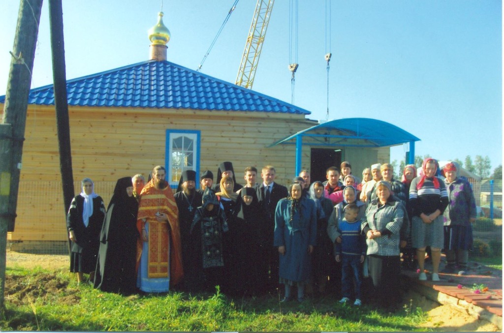 Прихожане первой литургии 09.09.2010г.